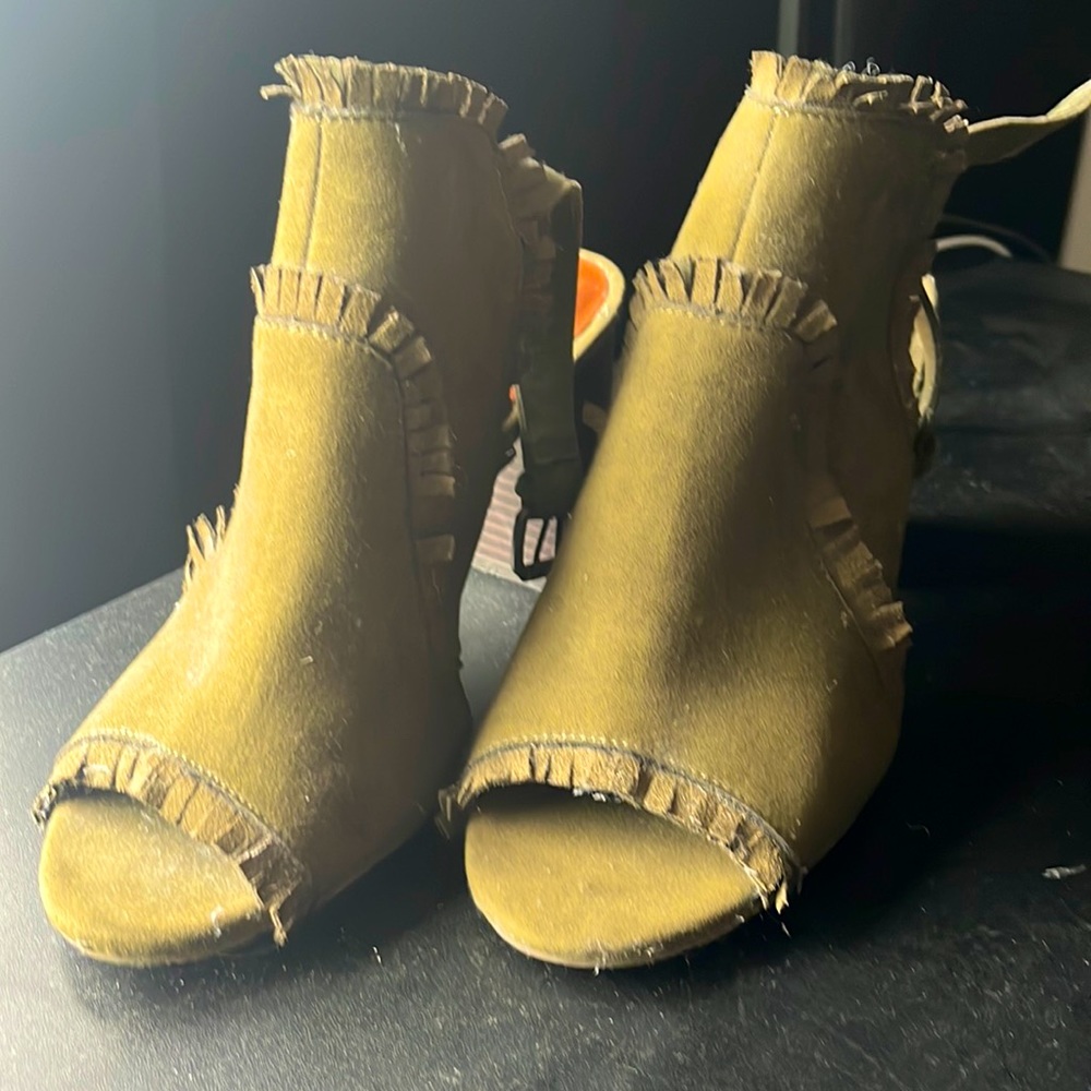 MIA Heels
